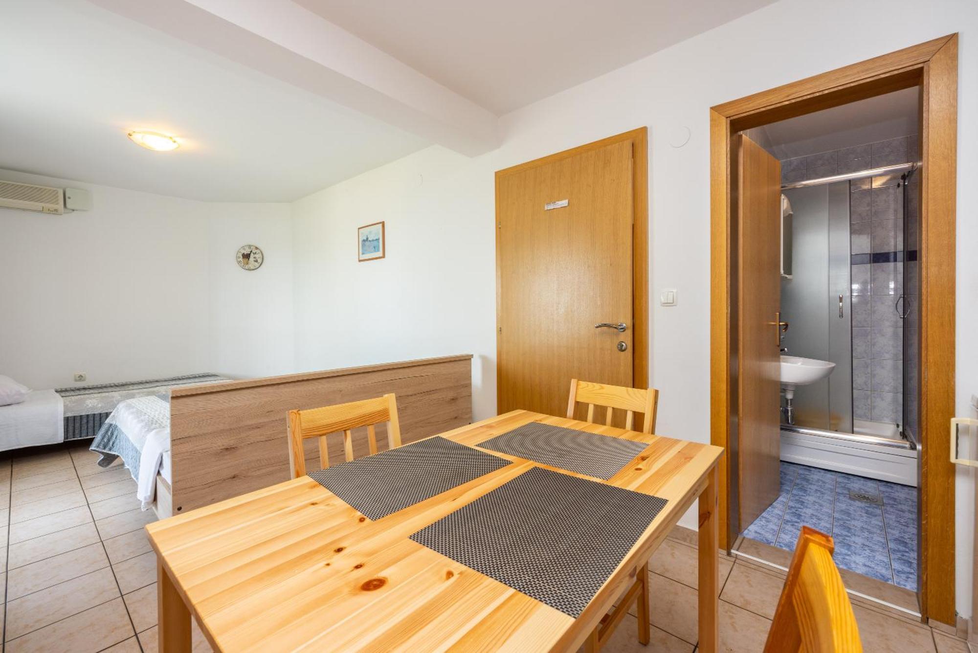 Apartments Obradovic Dramalj Exterior photo